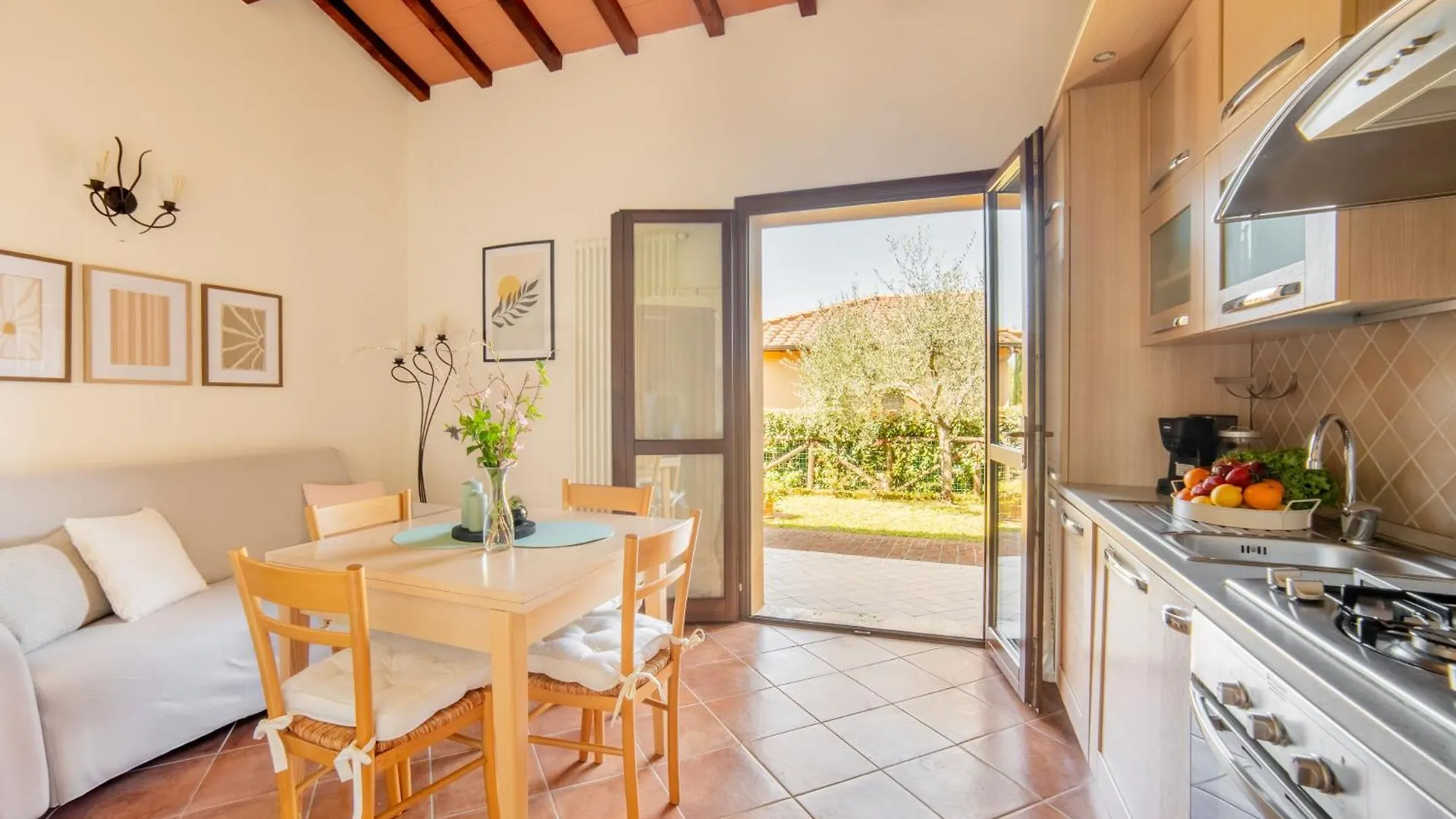 Noi 2 Vacanze - Il Nido Di Gina Contignano 0*,  Italy